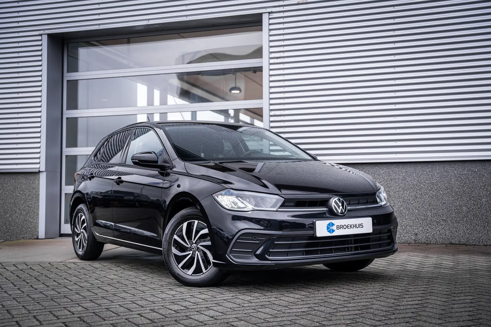 Volkswagen Polo 1.0 TSI Life | Achteruitrijcamera | Navigatiesyste Noir - 2