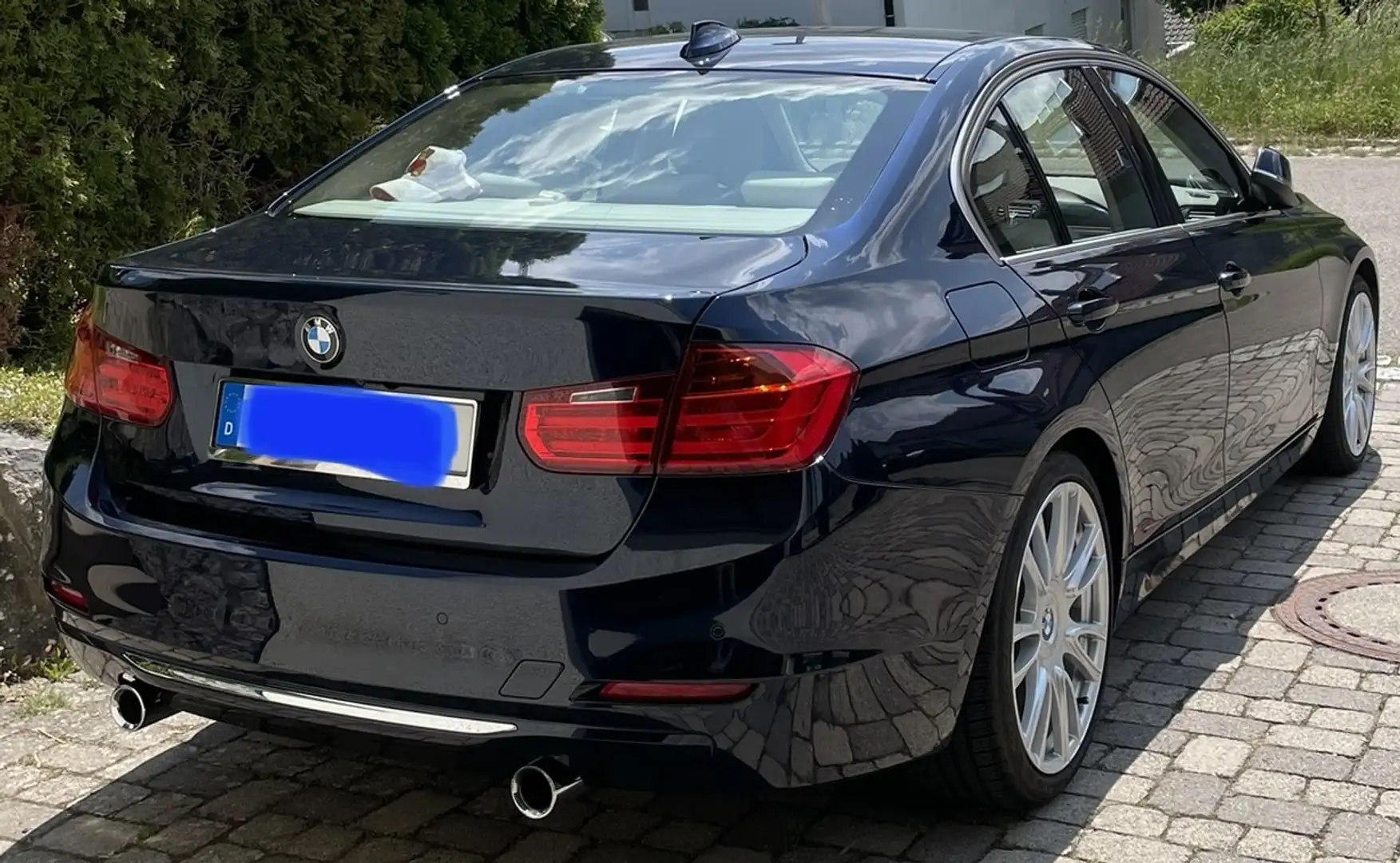 BMW 335 335 i x Drive Luxury Line Blau - 2
