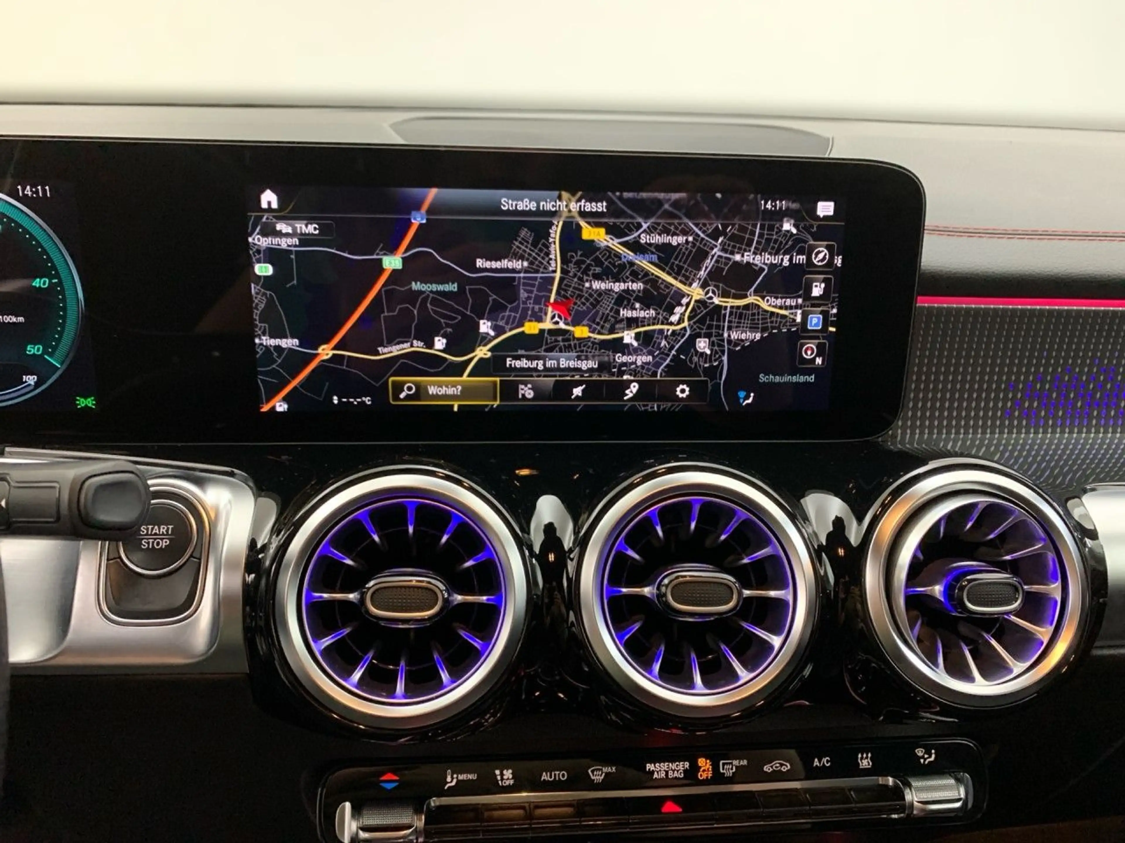 Mercedes-Benz EQB 300 4Matic AMG Distr+ LED Night Kamera PTS — photo 11