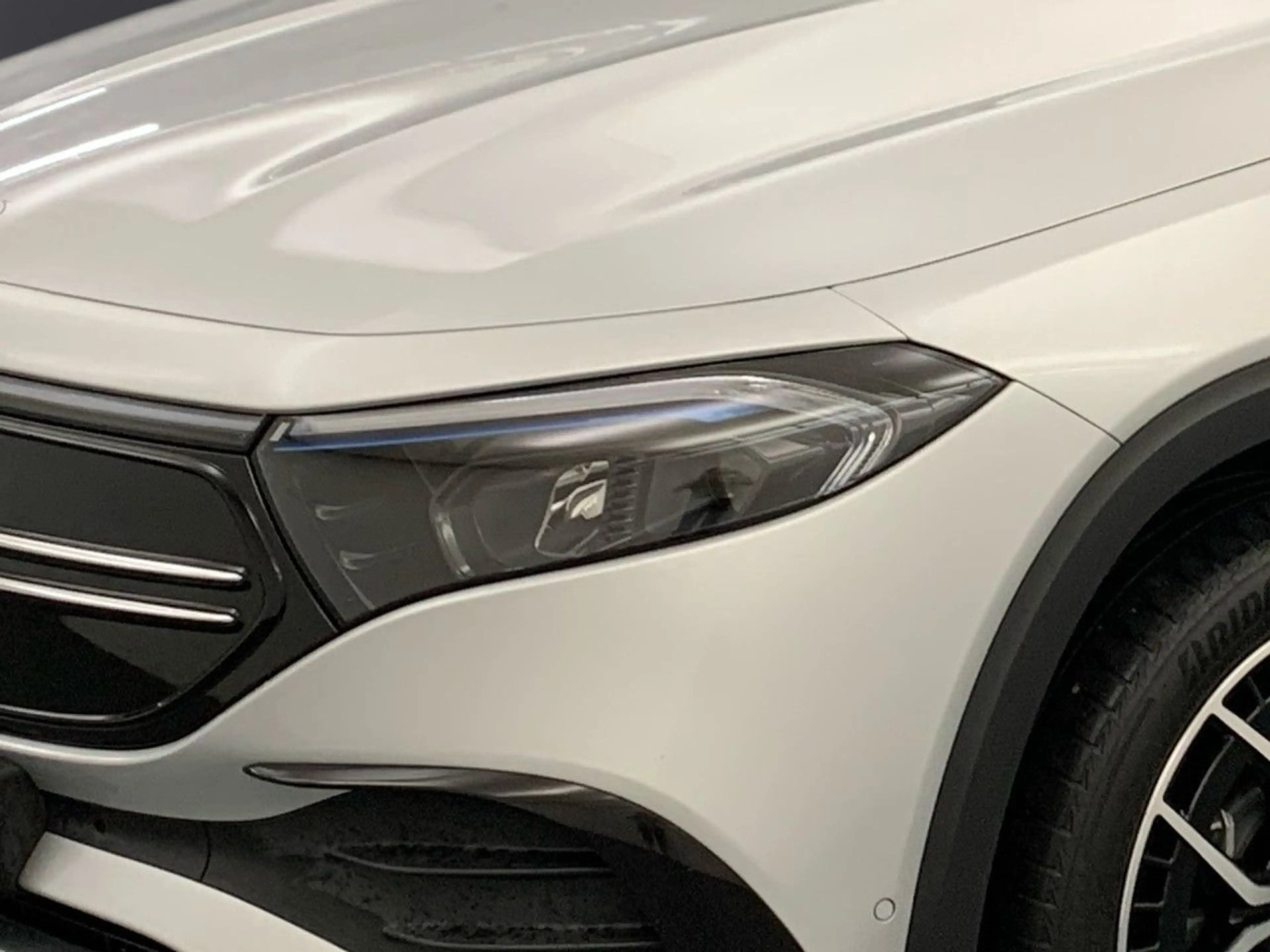 Mercedes-Benz EQB 300 4Matic AMG Distr+ LED Night Kamera PTS — photo 7