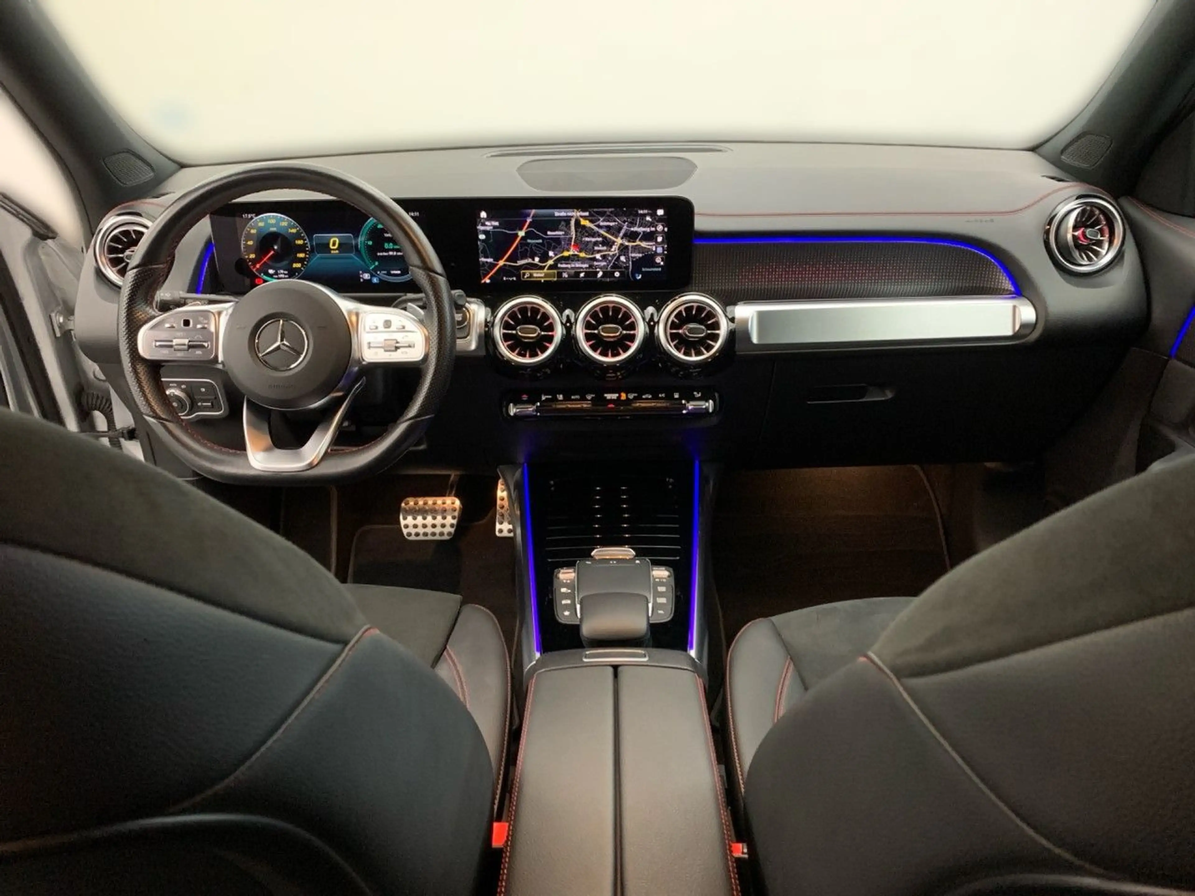 Mercedes-Benz EQB 300 4Matic AMG Distr+ LED Night Kamera PTS — photo 12