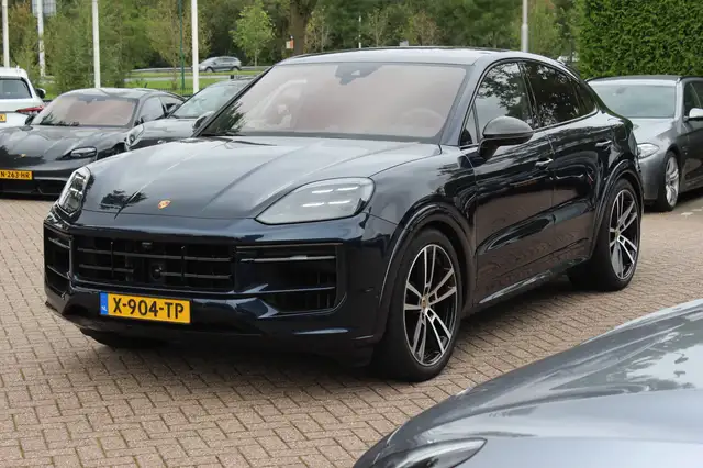 Porsche Cayenne view 5