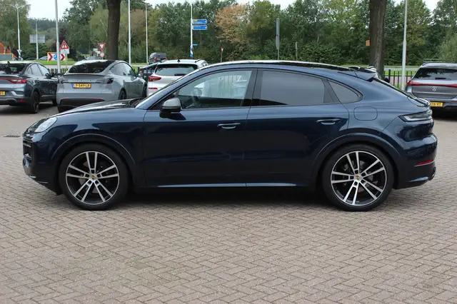 Porsche Cayenne view 6