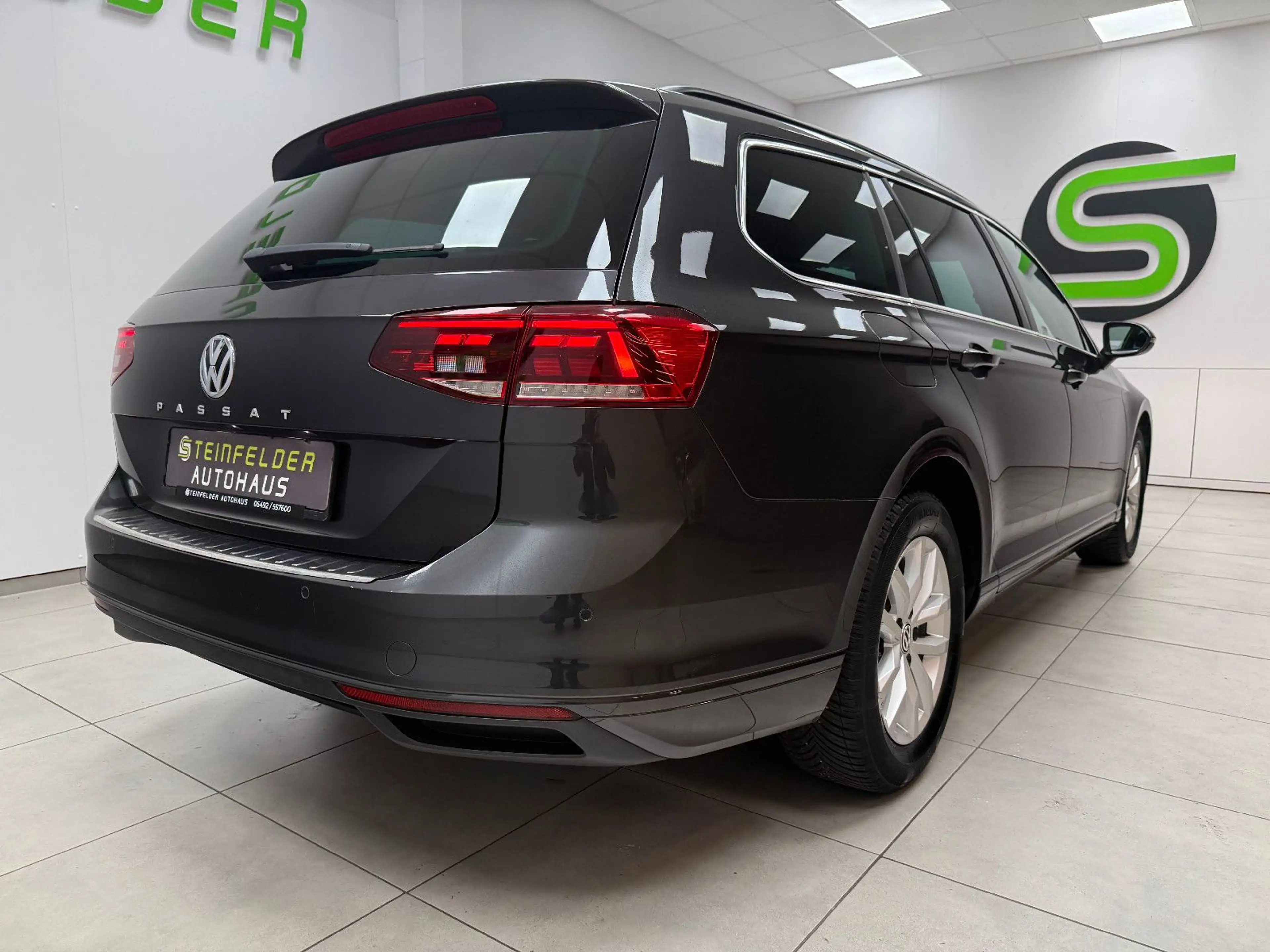 Volkswagen Passat Variant 1.5 / ACC / AHK / LED / — photo 6