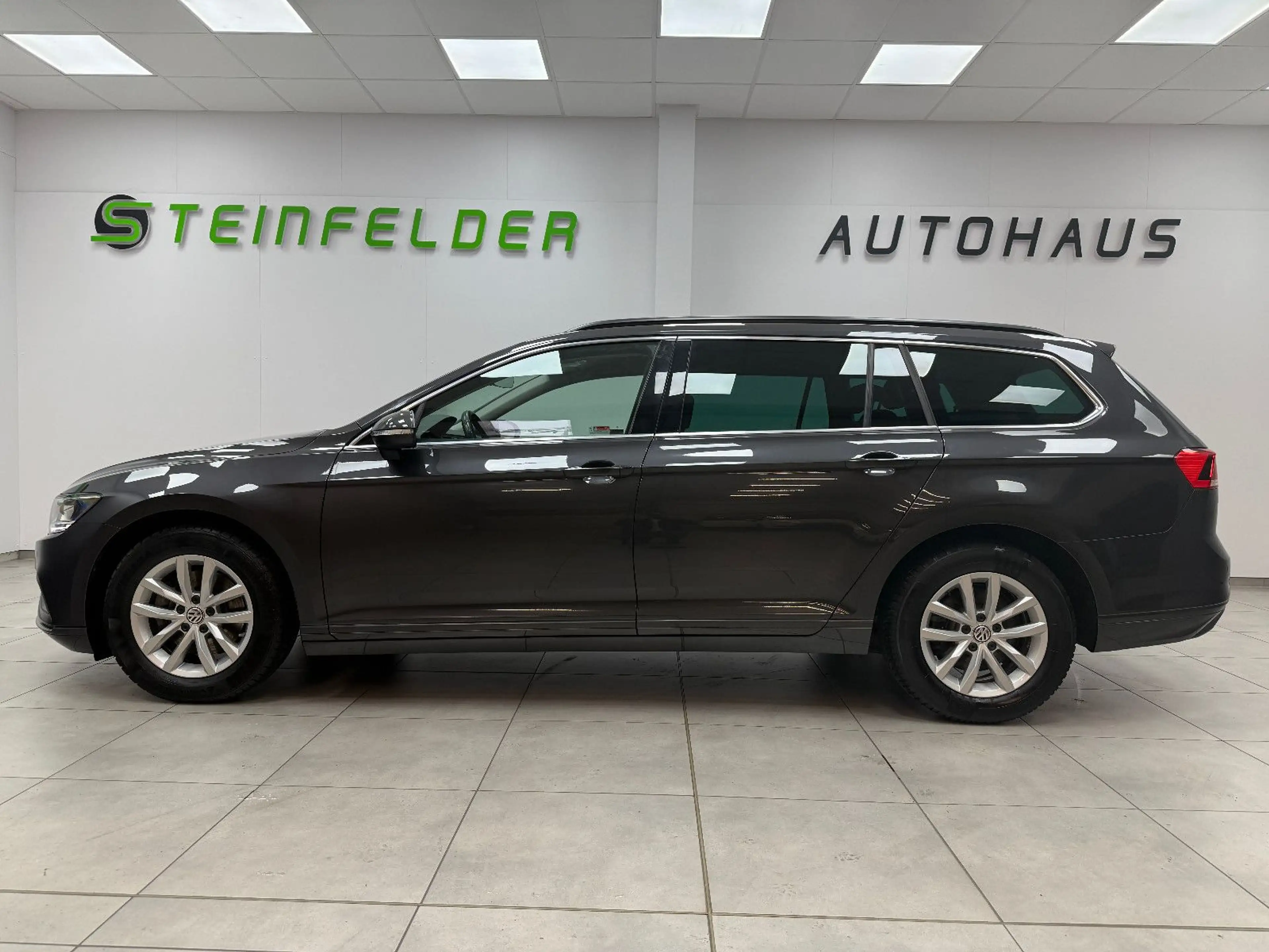 Volkswagen Passat Variant 1.5 / ACC / AHK / LED / — photo 7