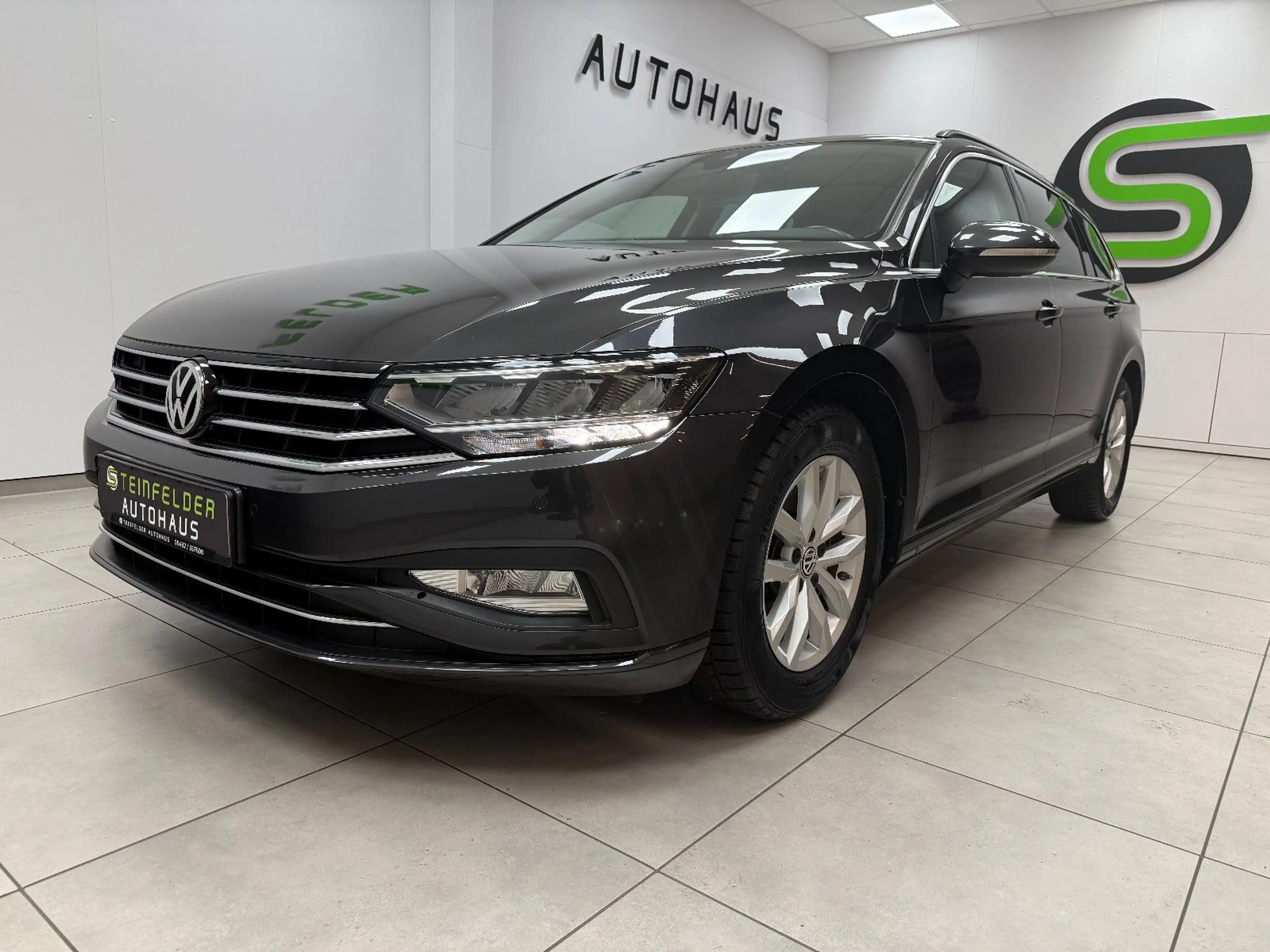 Volkswagen Passat Variant 1.5 / ACC / AHK / LED / — photo 3