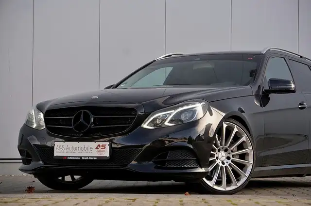 Mercedes-Benz E 400 T *UNFALLFREI * H&K *MEMORY *360° *ILS LED