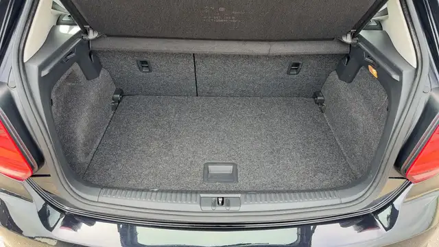 Volkswagen Polo view 14