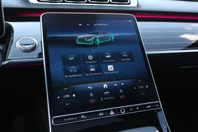 Mercedes-Benz S-Class view 26
