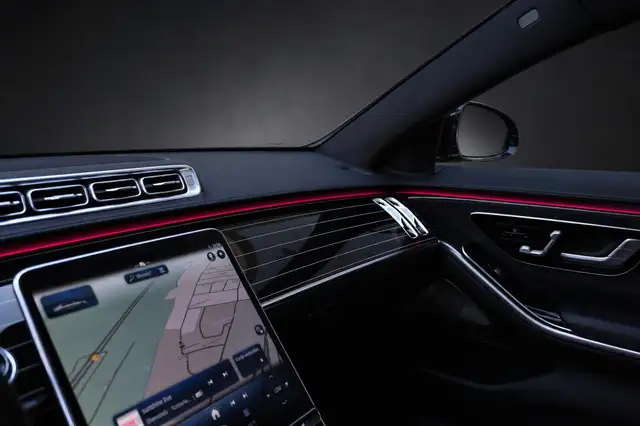 Mercedes-Benz S-Class view 29
