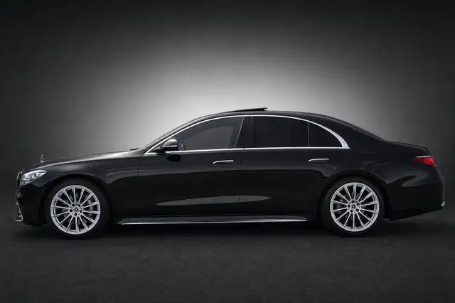 Mercedes-Benz S-Class view 4