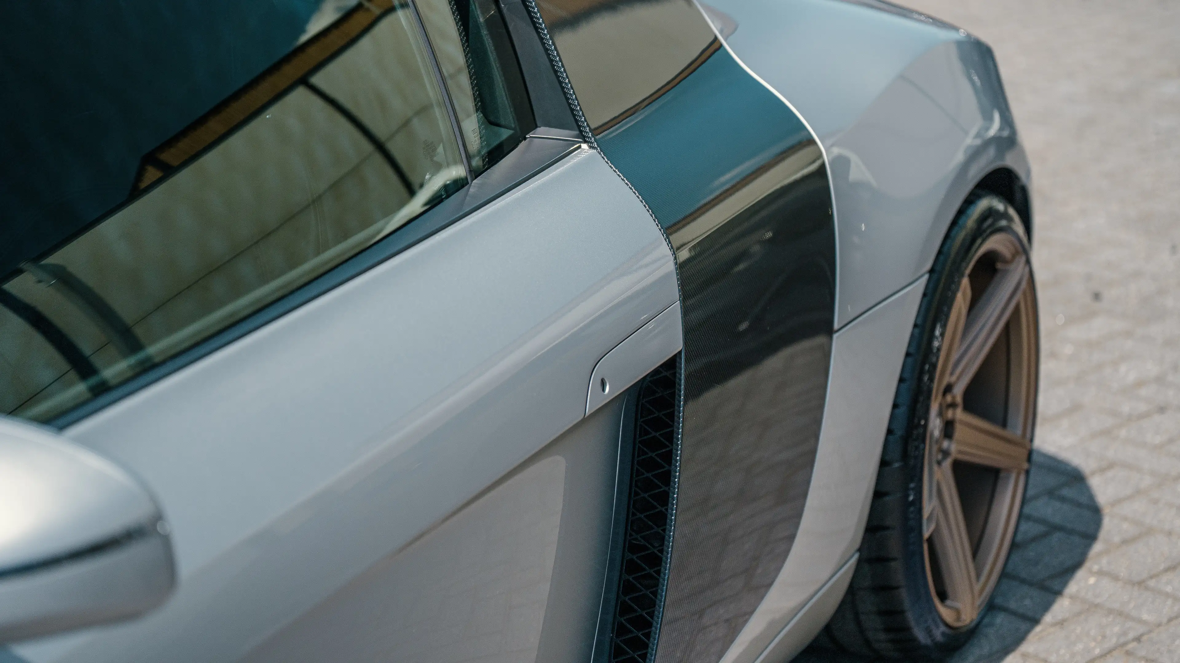 Audi R8 4.2i V8 Quattro R tronic — photo 12