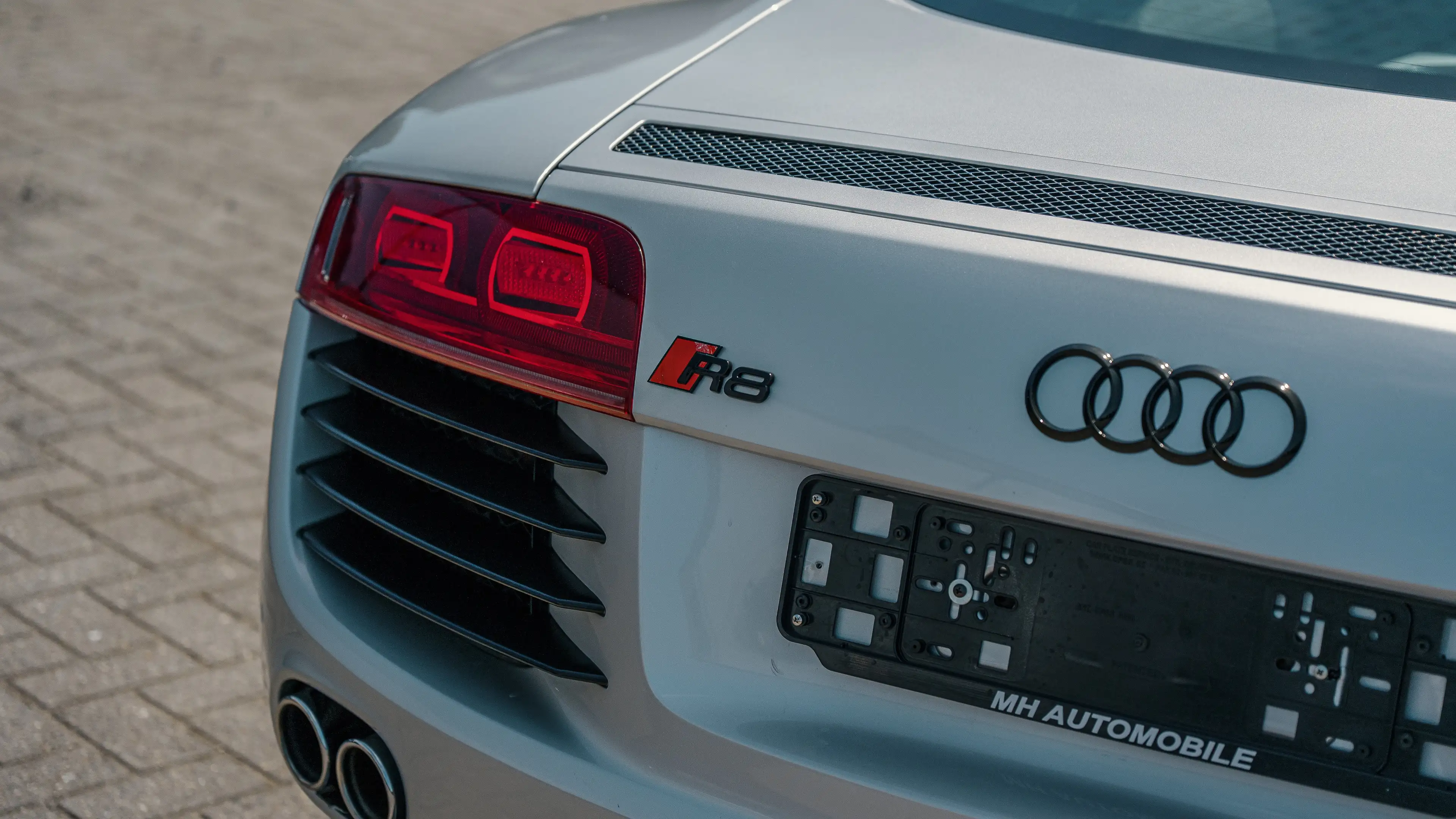 Audi R8 4.2i V8 Quattro R tronic — photo 11