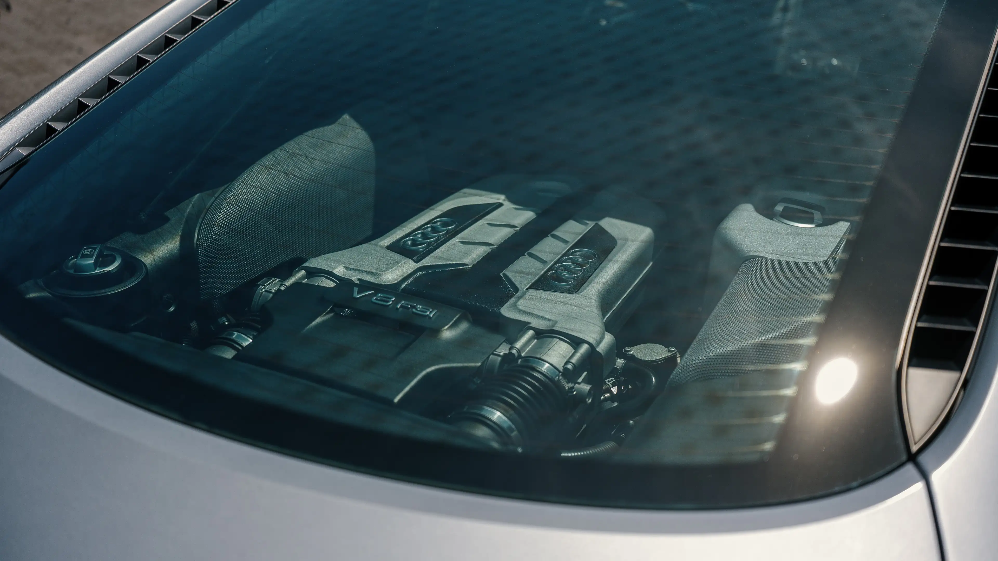 Audi R8 4.2i V8 Quattro R tronic — photo 13