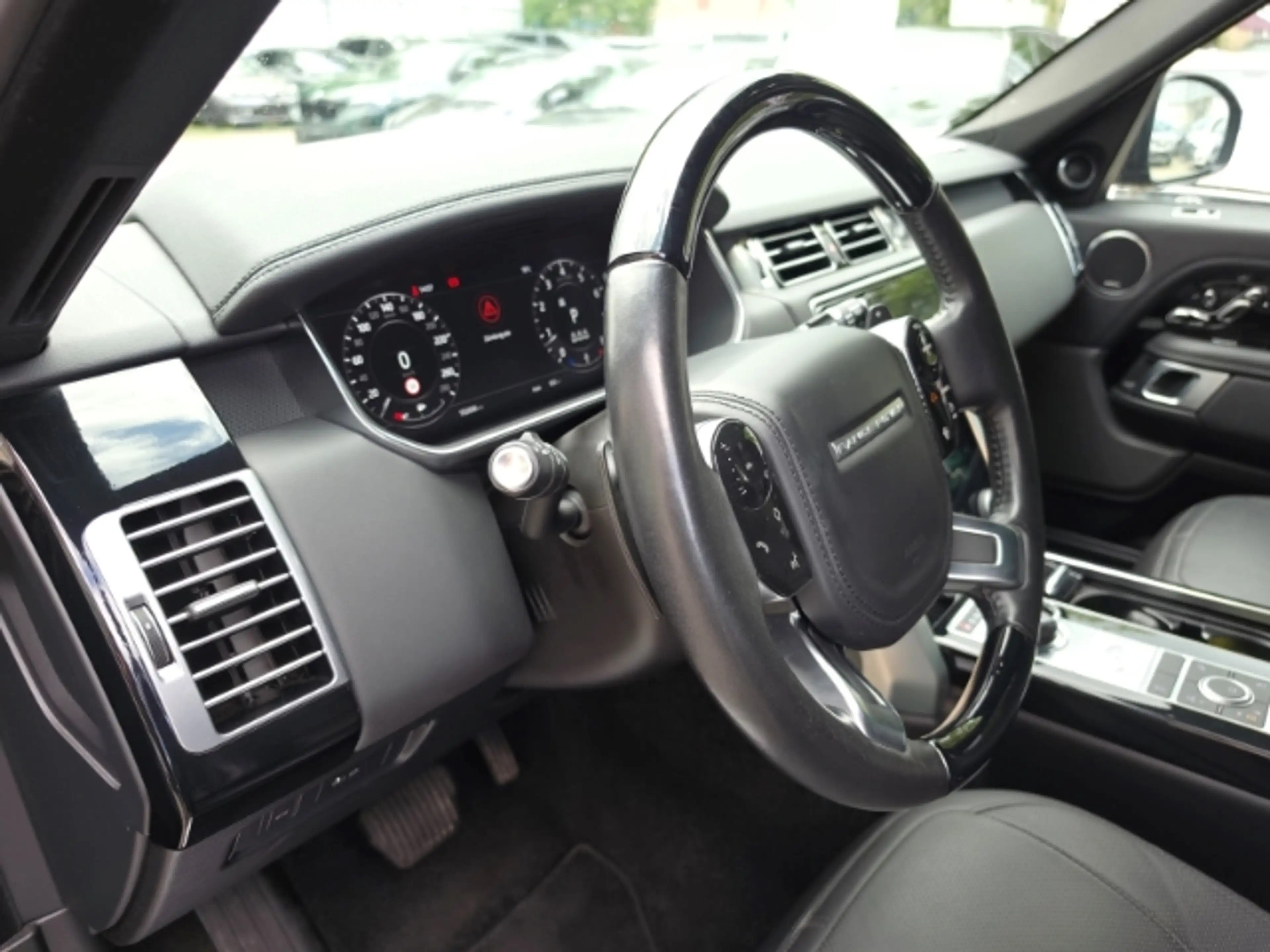 Land Rover Range Rover Vogue — photo 9