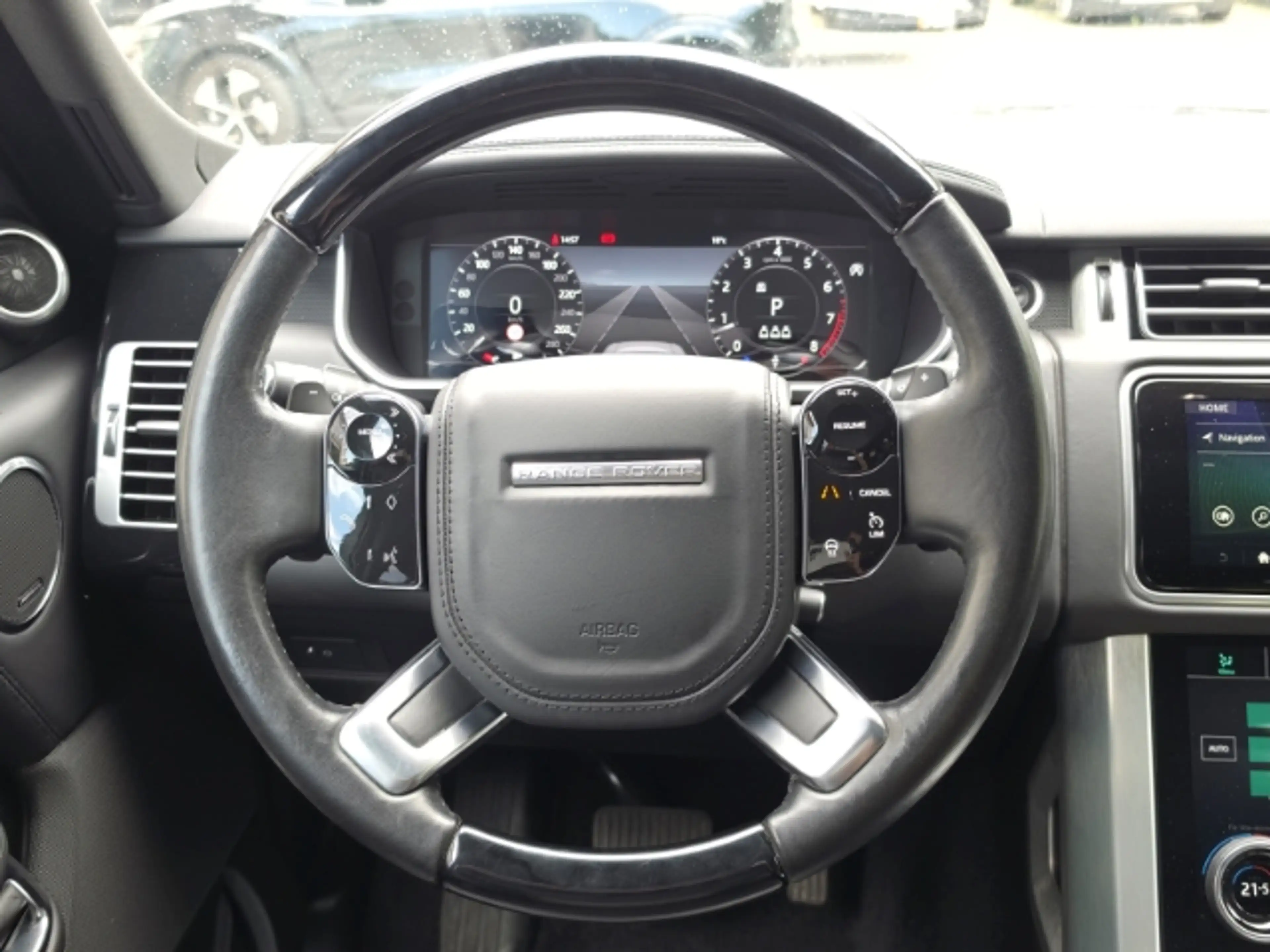 Land Rover Range Rover Vogue — photo 7