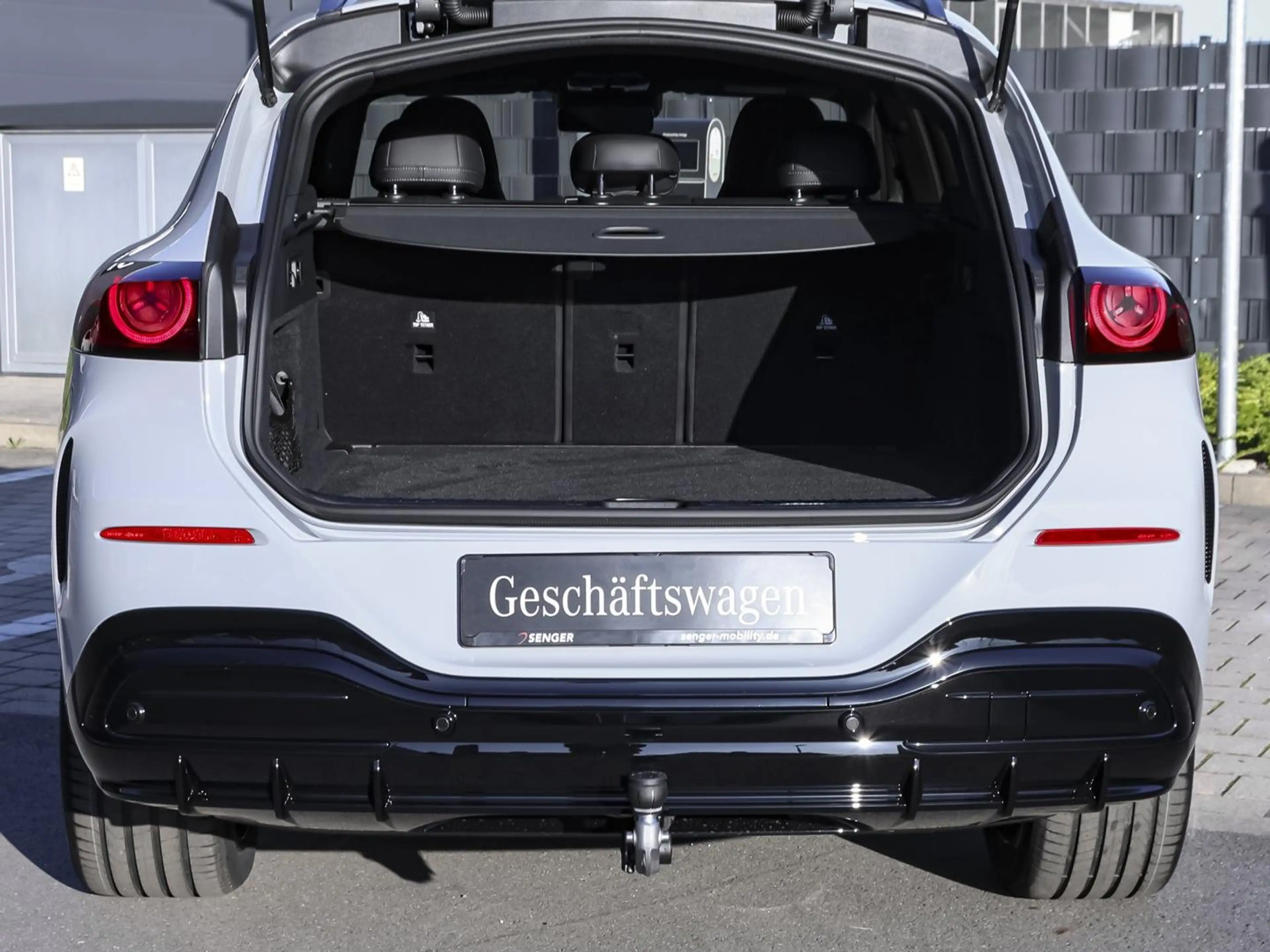 Mercedes-Benz GLC 400 4M AMG Night 21Zoll Hyperscreen Pano AHK — photo 12