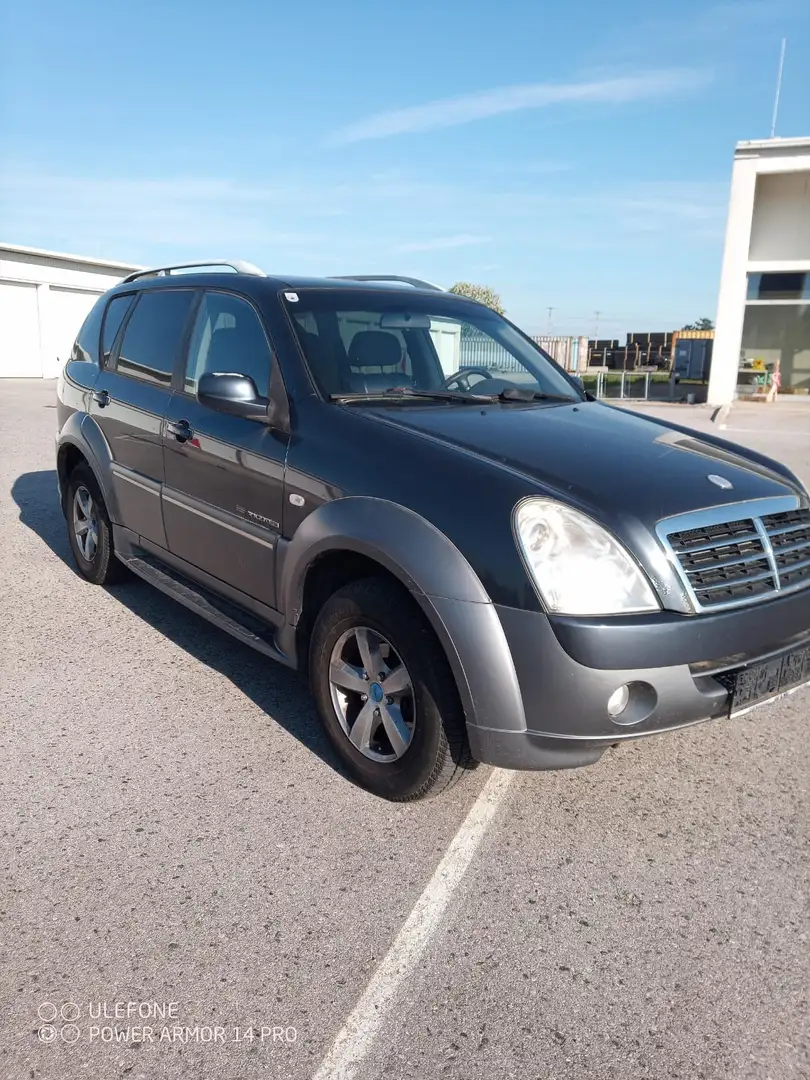 SsangYong Rexton Rexton II 2,7 Xdi Plus Aut. Plus Schwarz - 1