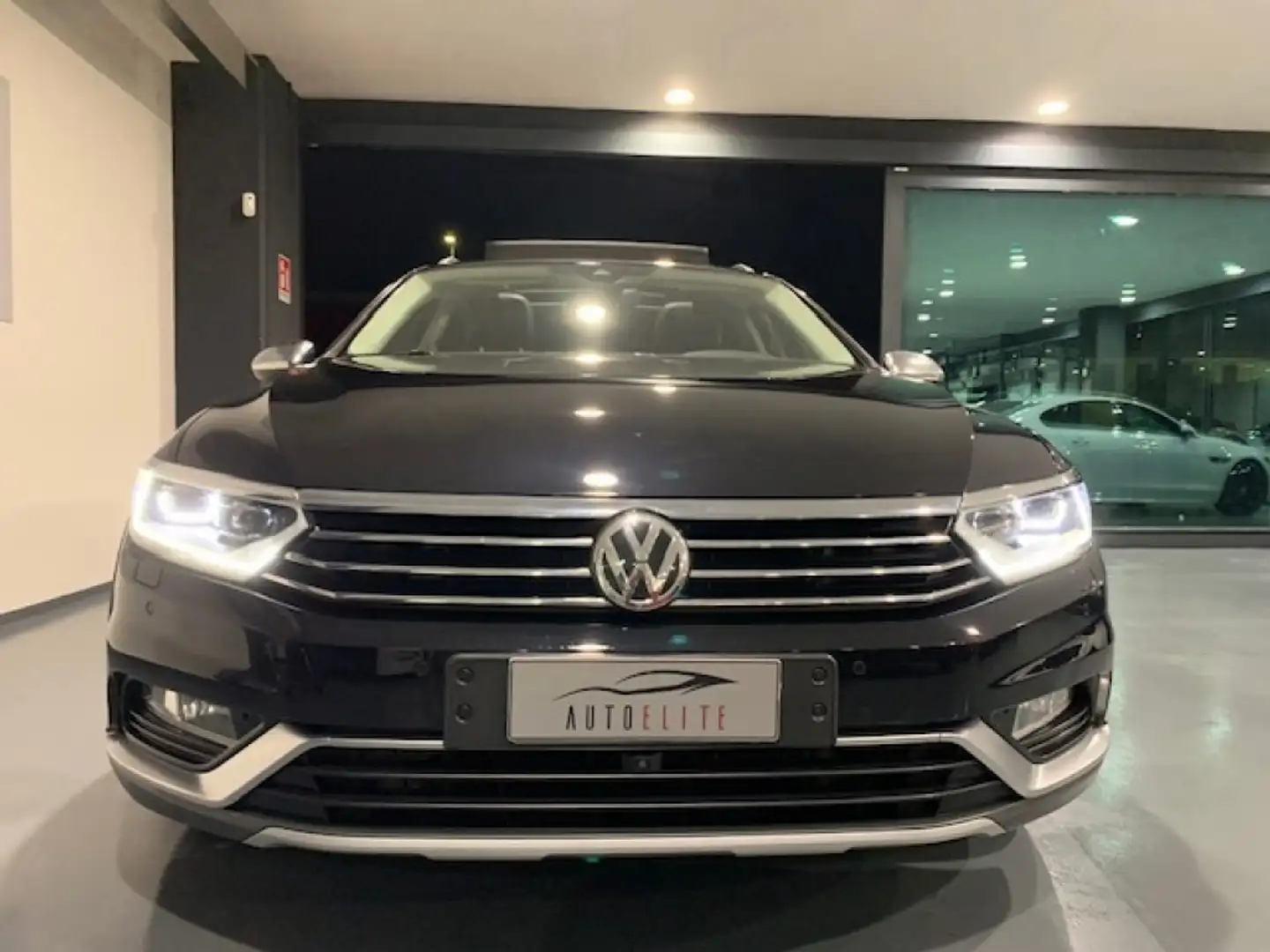 Volkswagen Passat Business Alltrack 2.0 BiTDI 240 CV 4MOT DSG Exec. Fekete - 2