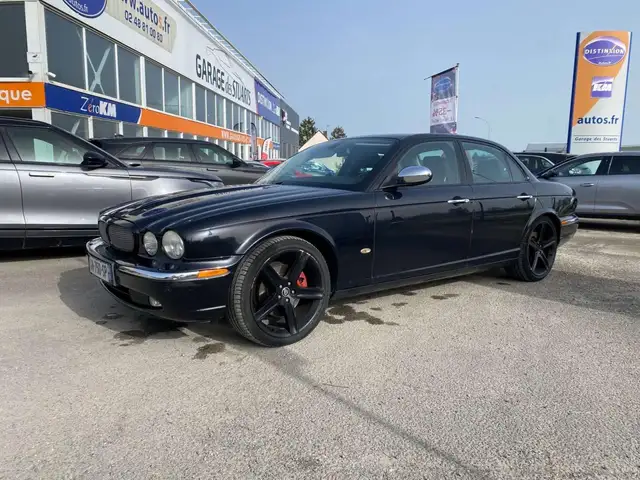 Jaguar XJ main image