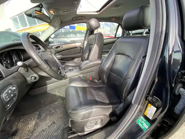 Jaguar XJ view 5