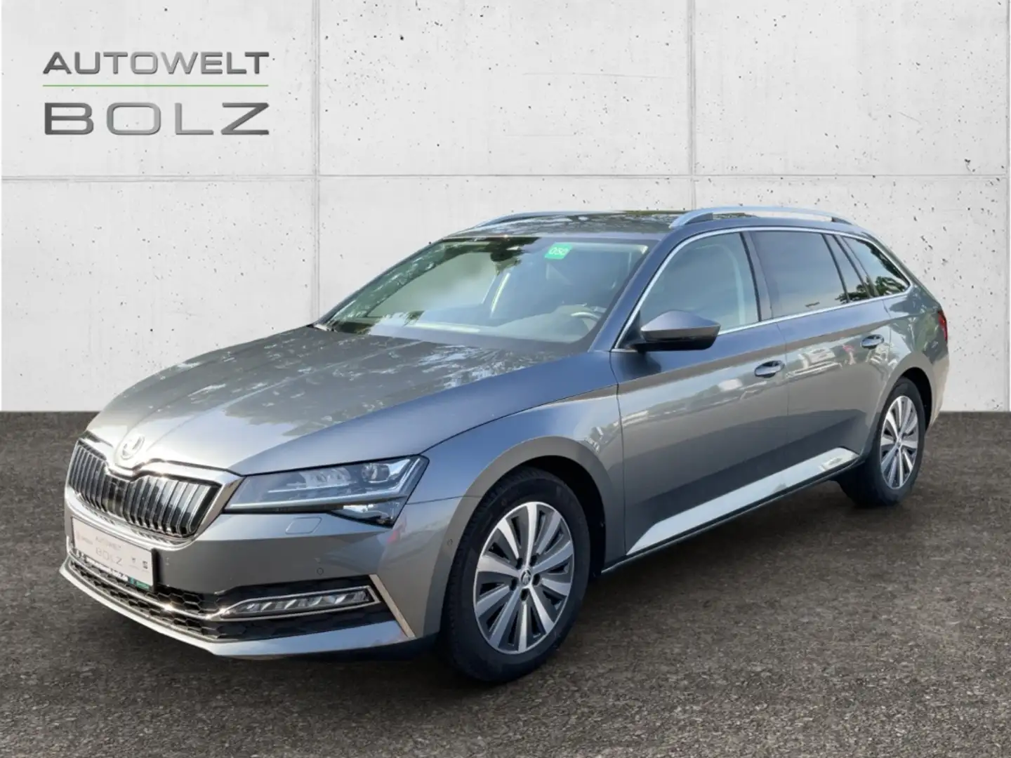 Skoda Superb Combi Style iV 1.4 TSI StandHZG Navi Kamera  DigiC Grau - 1