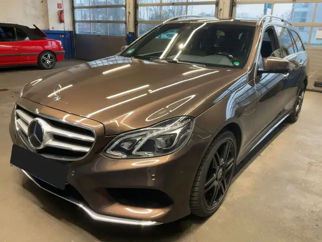 Mercedes-Benz E 500 CGI T AMG Standhzg*LED*Distronic Plus*360°