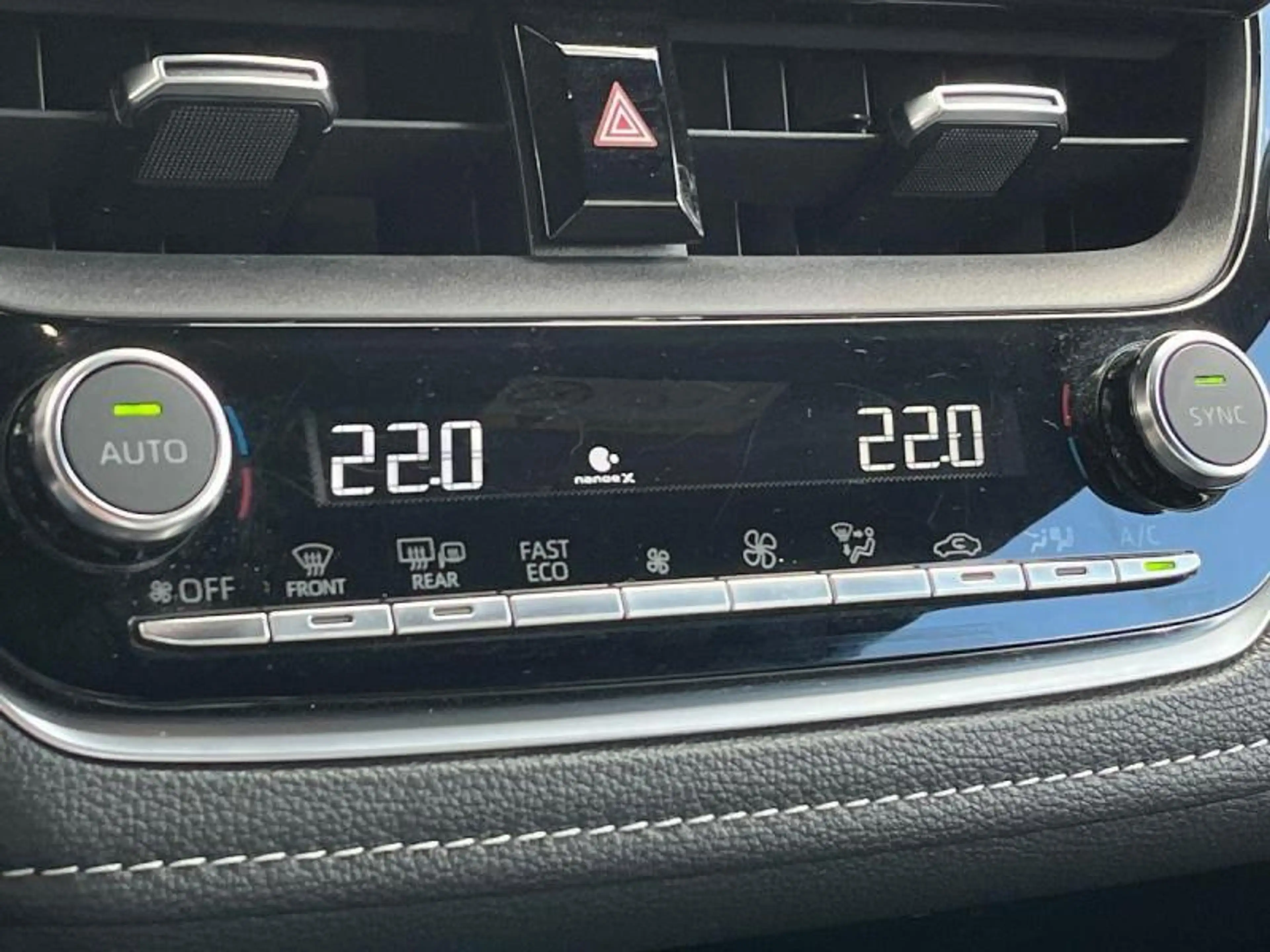 Toyota Corolla TS GR Sport+techpack+camera+gps+ses V+A — photo 13