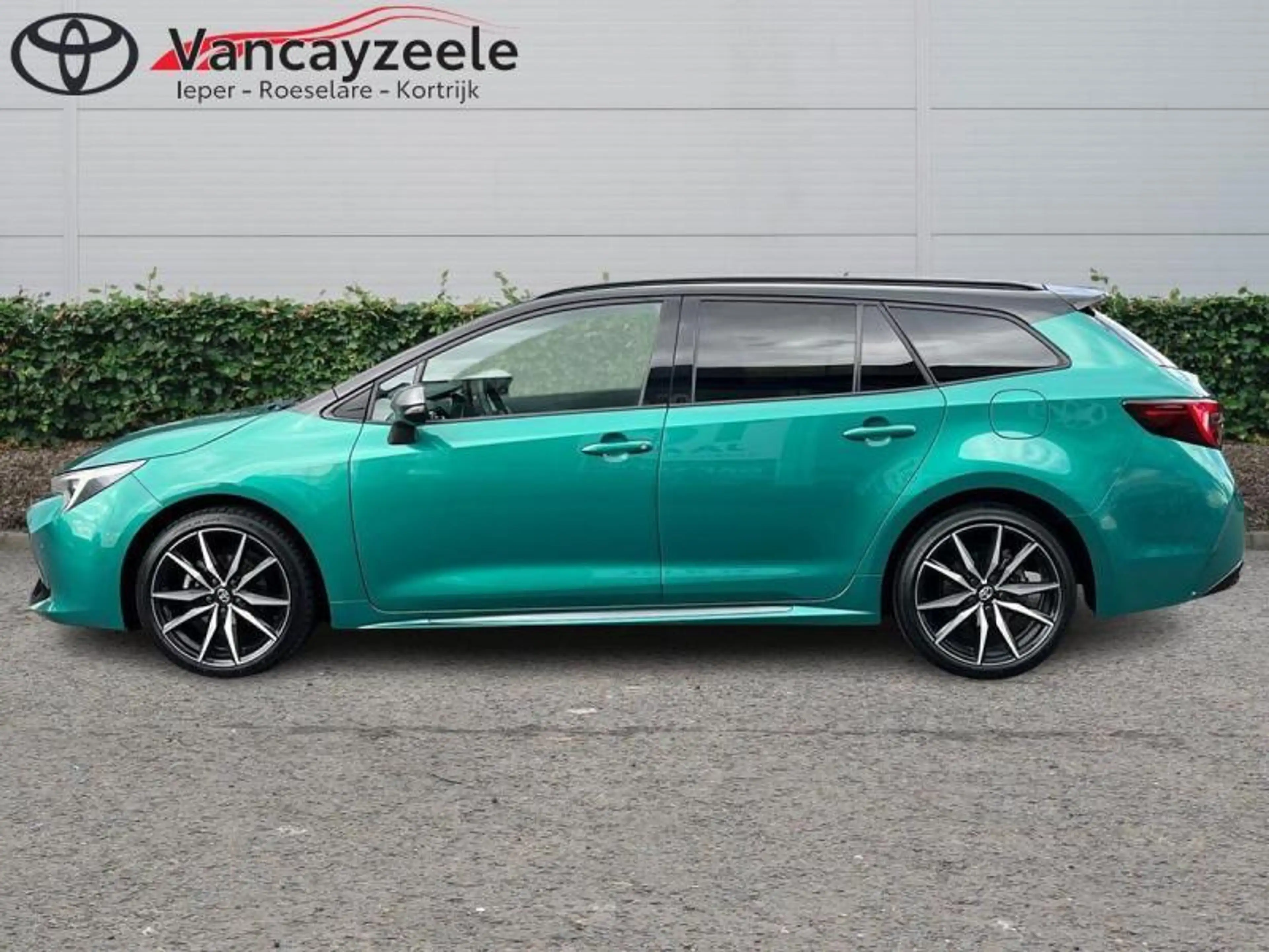 Toyota Corolla TS GR Sport+techpack+camera+gps+ses V+A — photo 5