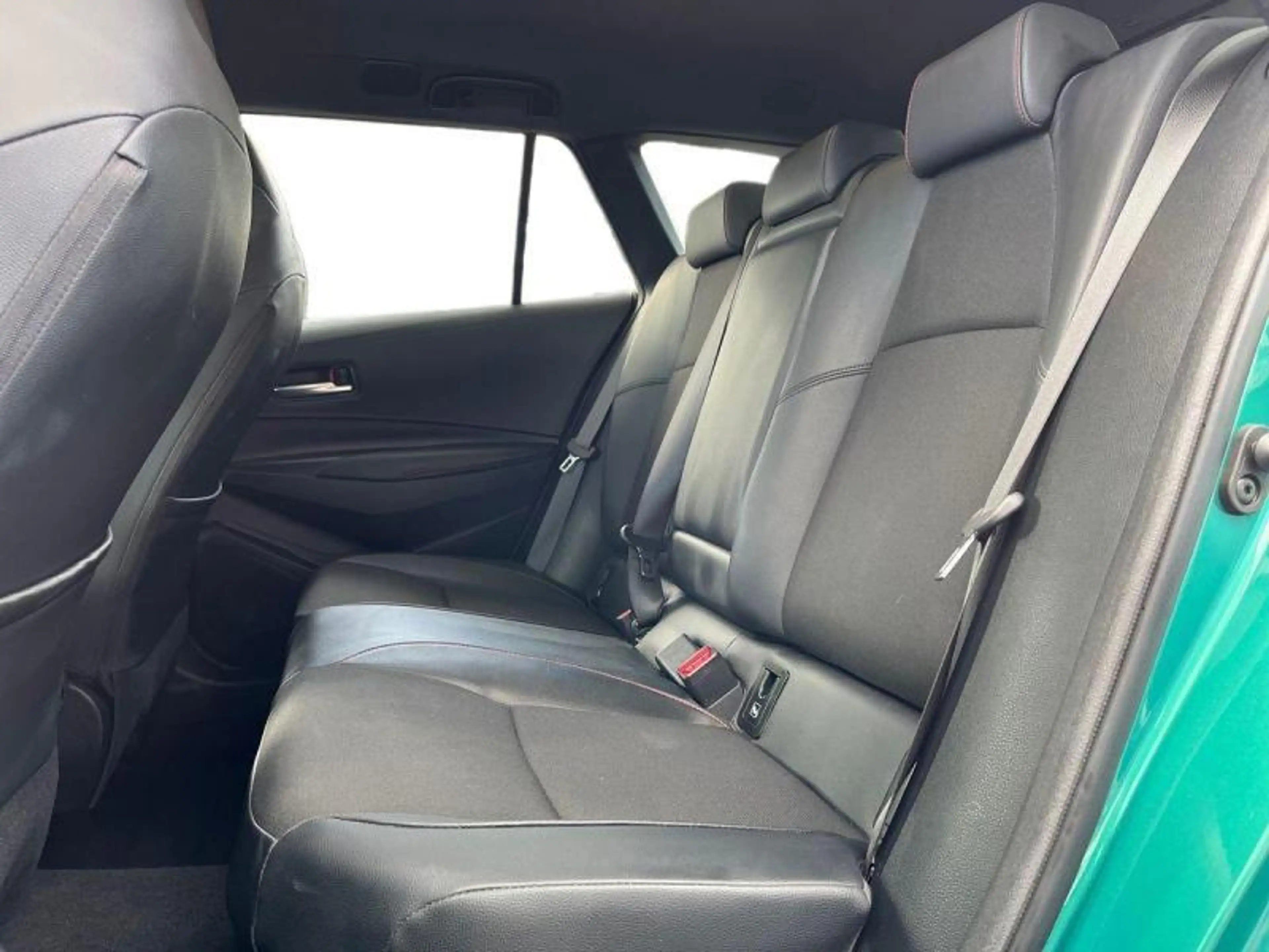 Toyota Corolla TS GR Sport+techpack+camera+gps+ses V+A — photo 9