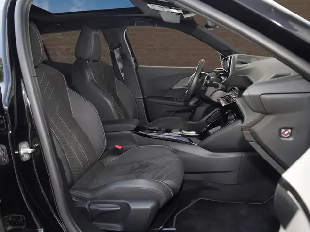 Peugeot 2008 view 8