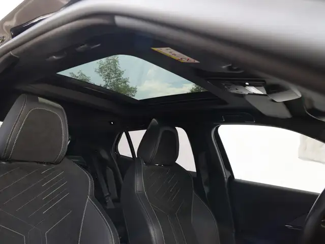 Peugeot 2008 view 9