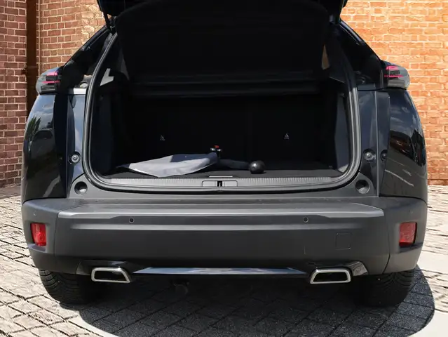 Peugeot 2008 view 6