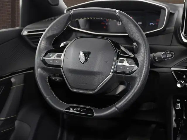 Peugeot 2008 view 12