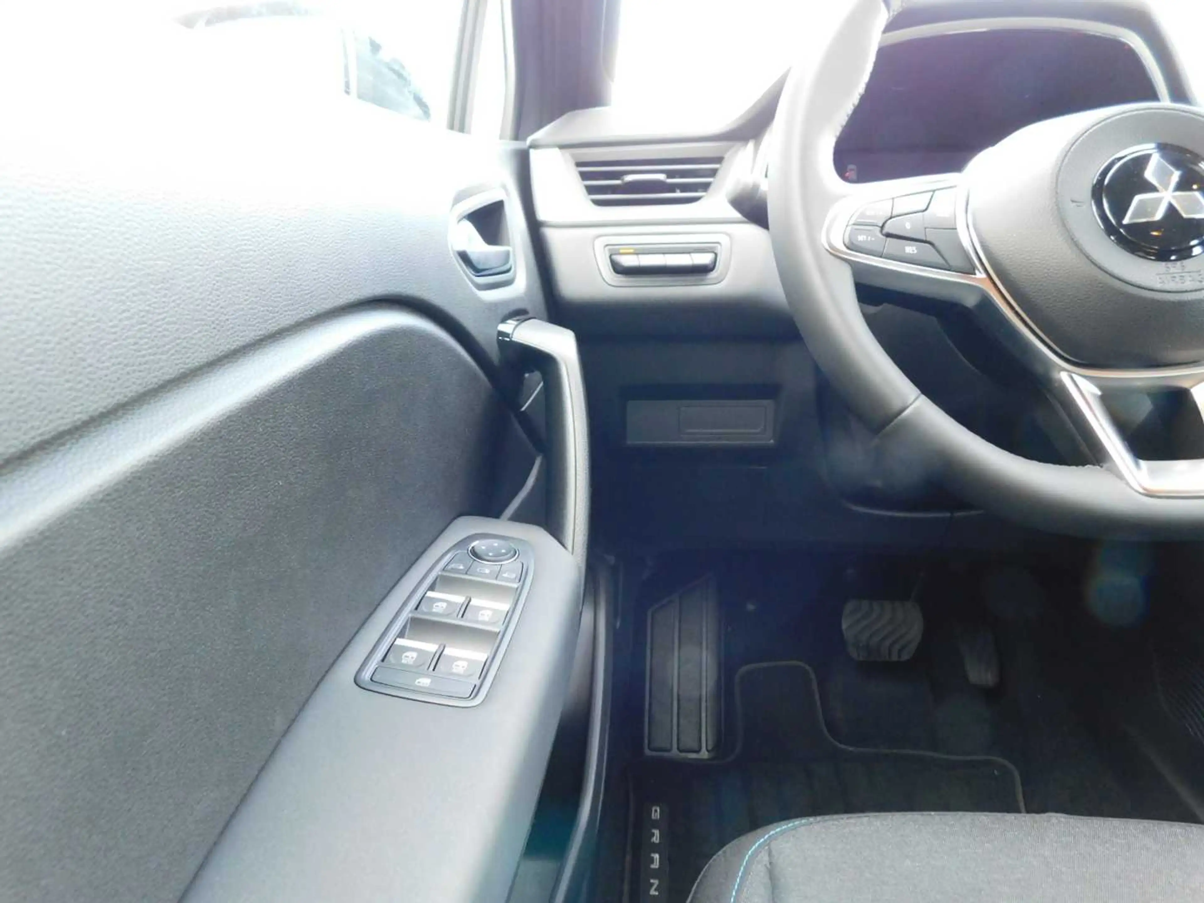 Mitsubishi Grandis Diamant PLUS 1.3 T-Benziner 7-DCT — photo 9