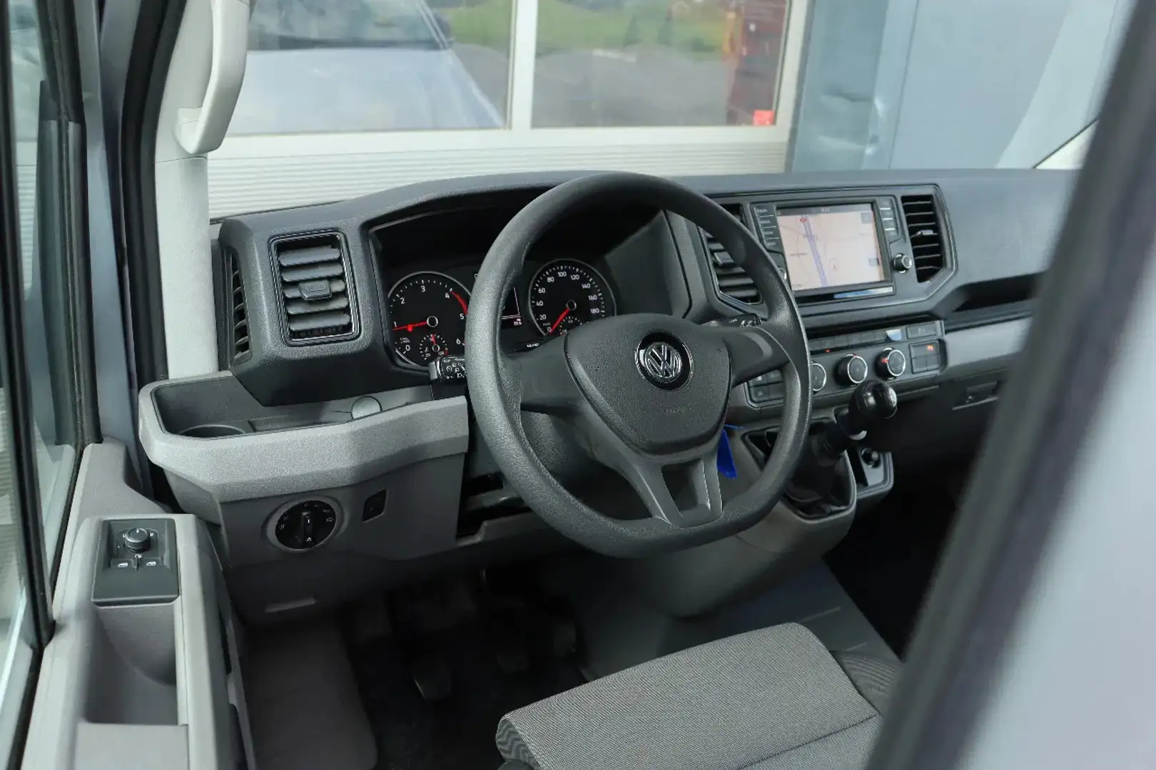 Volkswagen Crafter 2.0 TDI L3H2 l AIRCO l NAVI l CRUISE CONTROL l PDC Grijs - 2