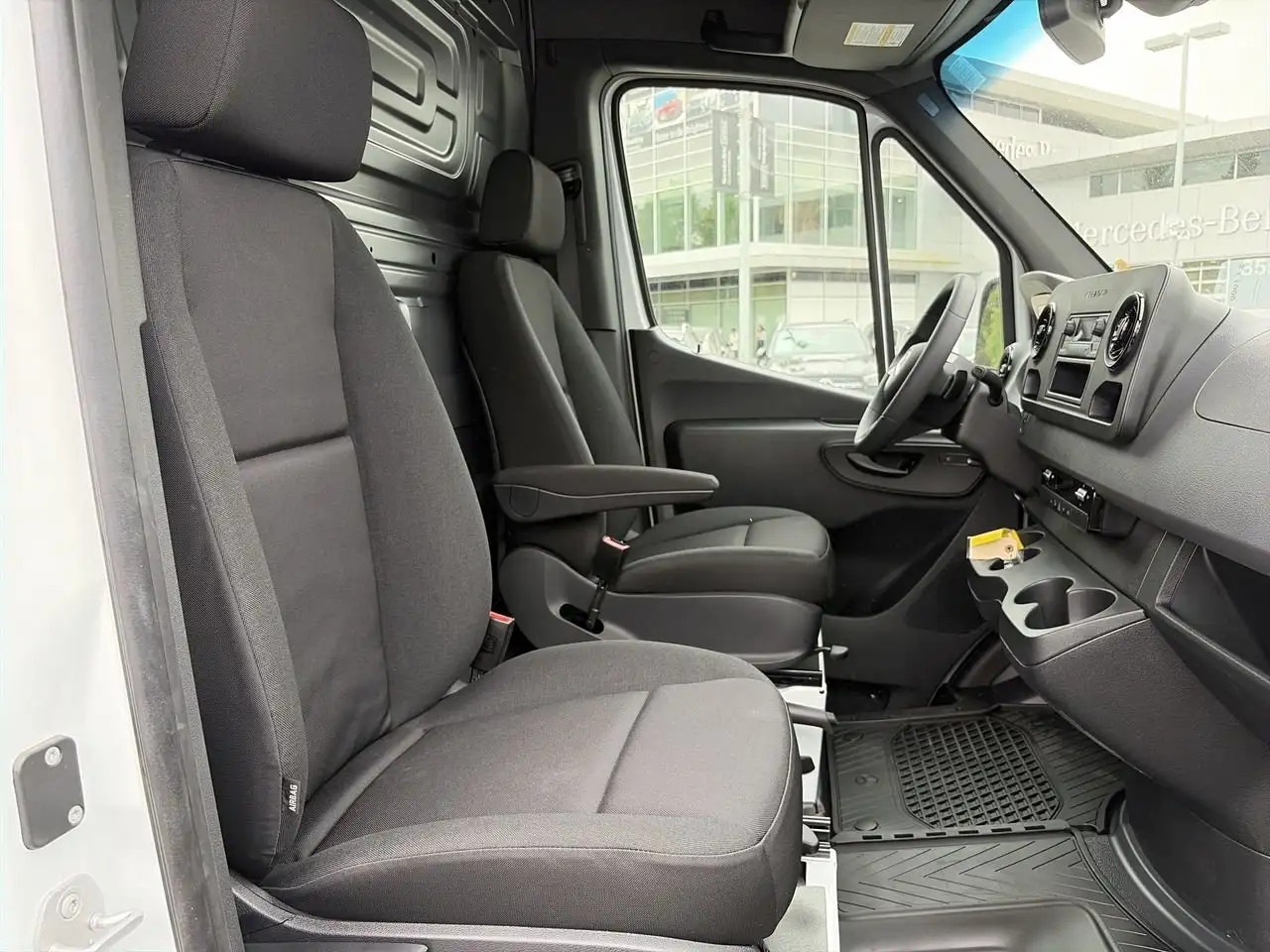 Mercedes-Benz Sprinter снимка Mercedes-Benz Sprinter