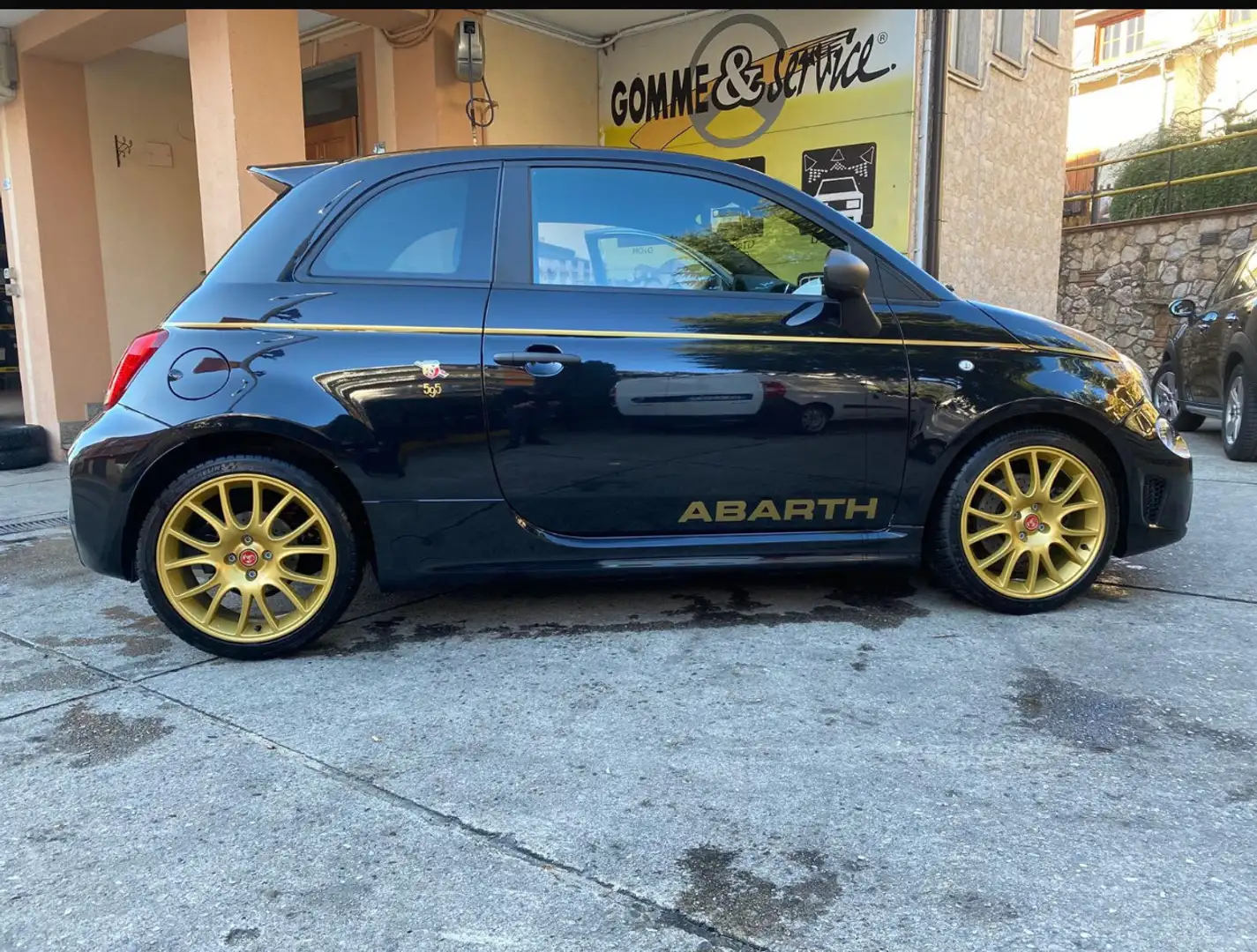 Abarth 595 1.4 t-jet Scorpioneoro 165cv - 1
