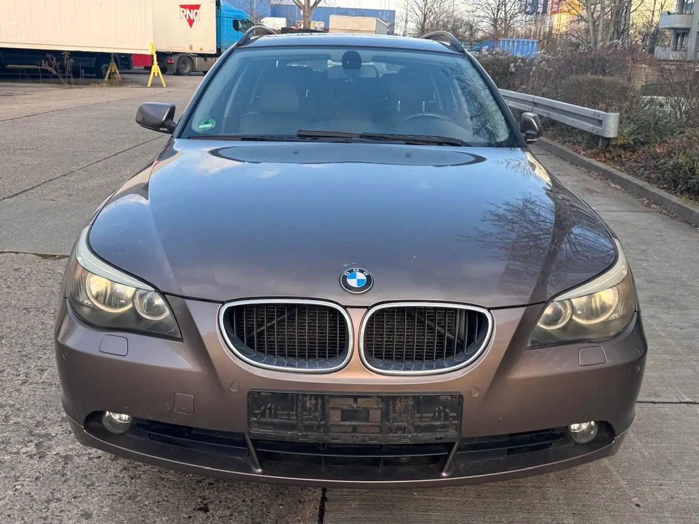 BMW 525 Baureihe 5 Touring 525i AHK Pano EXPORTPREIS Grau - 1