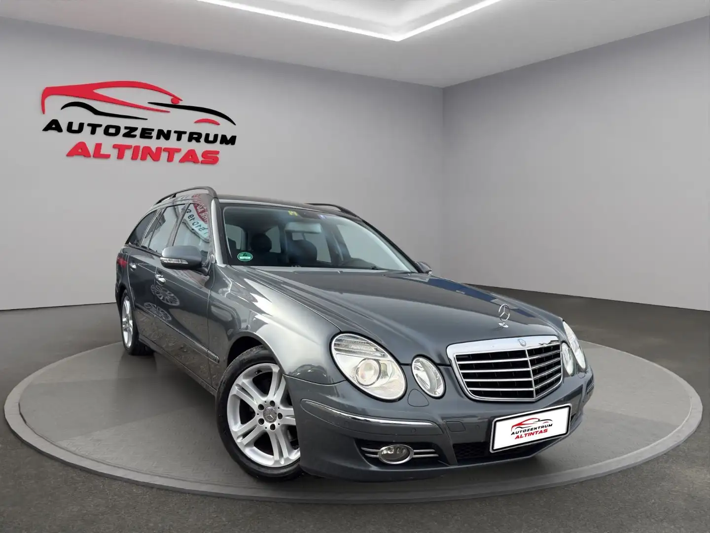 Mercedes-Benz E 200 T Kompr.*AVANTGARDE*ESHD*NAVI*XEN*AHK*PDC* Grau - 1
