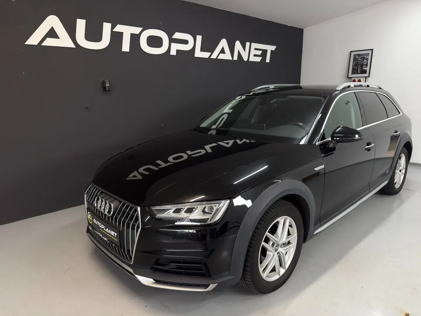 Audi A4 allroad basis Schwarz - 2