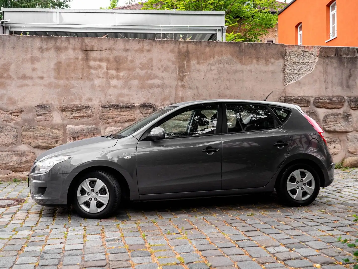 Hyundai i30 1.4 Edition+ Klima 2te Hand Grau - 2