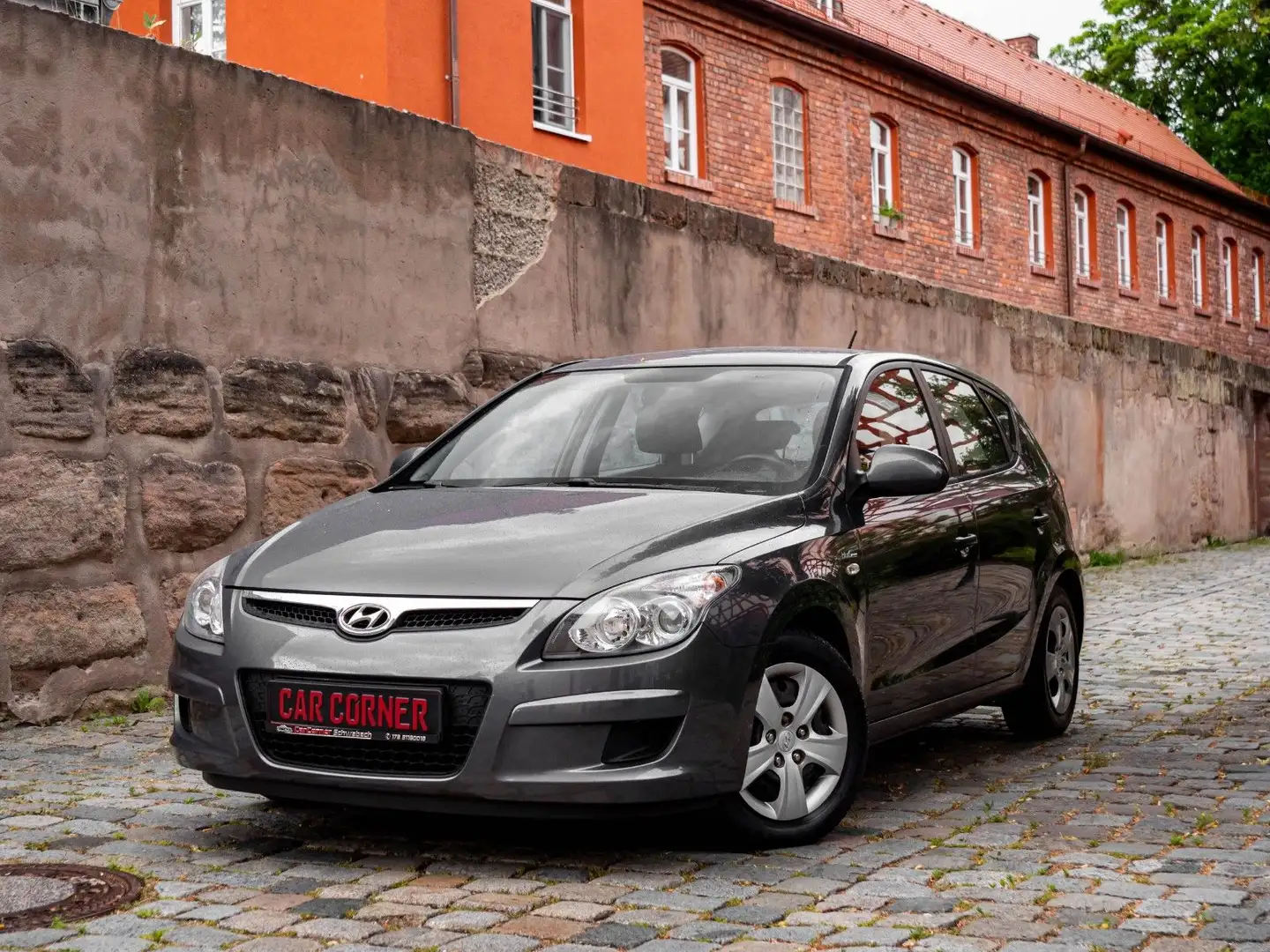 Hyundai i30 1.4 Edition+ Klima 2te Hand Grau - 1