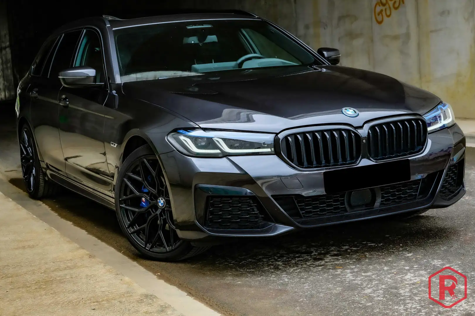BMW 530 e Touring M Sport LCI ACC Pano Garantie Grijs - 2