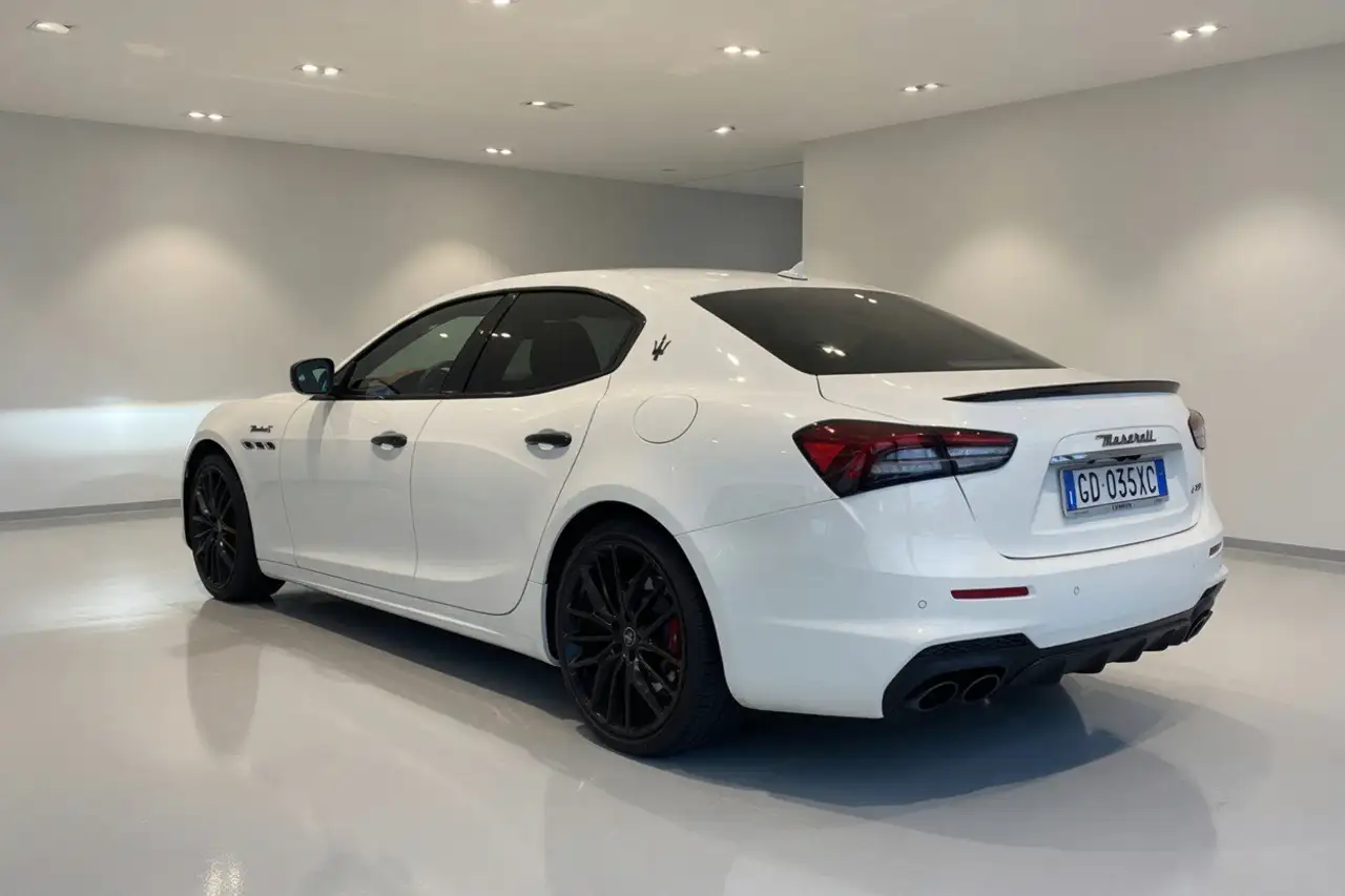 Maserati Ghibli 2021