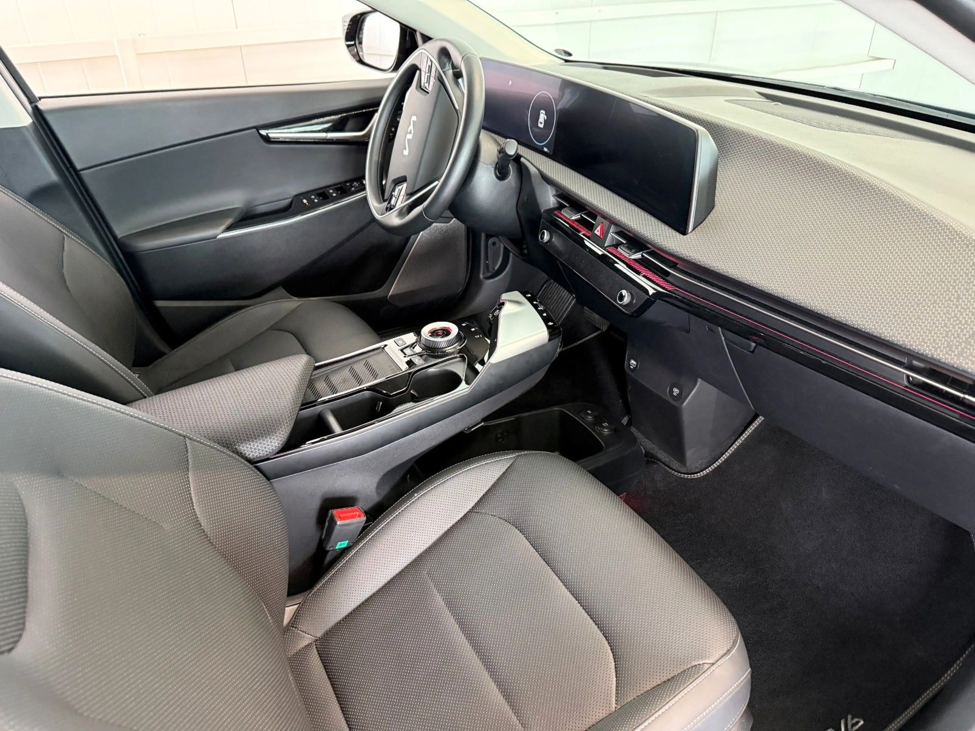 Kia EV6 Basis 4WD WP, AIR, COM, ASS, DRIVE, Sound-P — photo 9