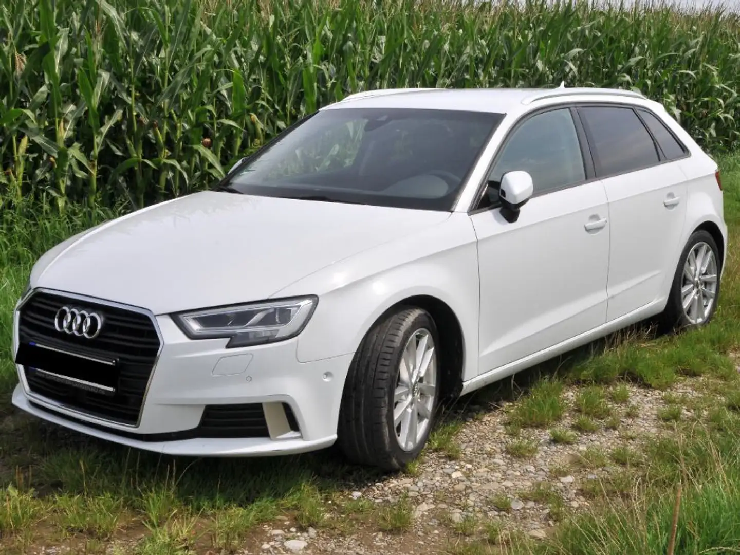 Audi A3 A3 2.0 TDI Sportback S tronic sport Weiß - 1