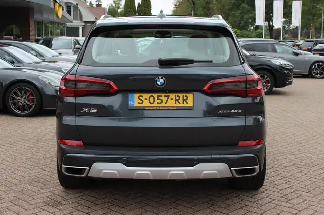 BMW X5 view 16