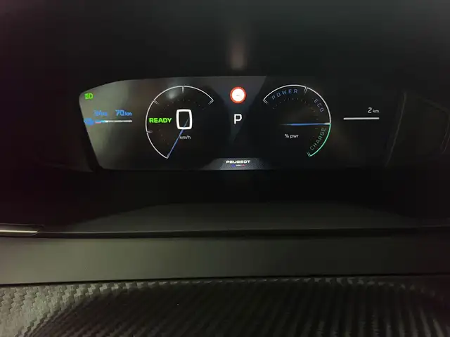 Peugeot 208 view 12