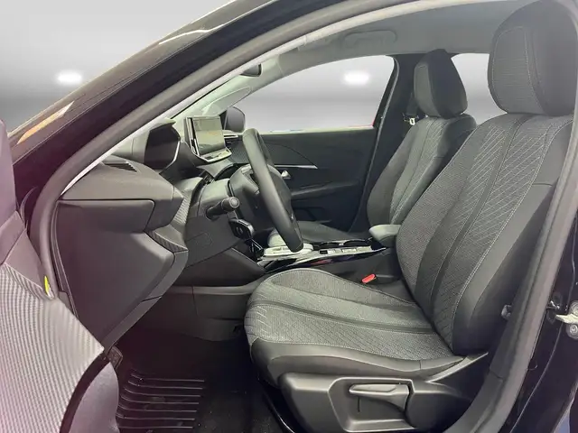 Peugeot 208 view 6